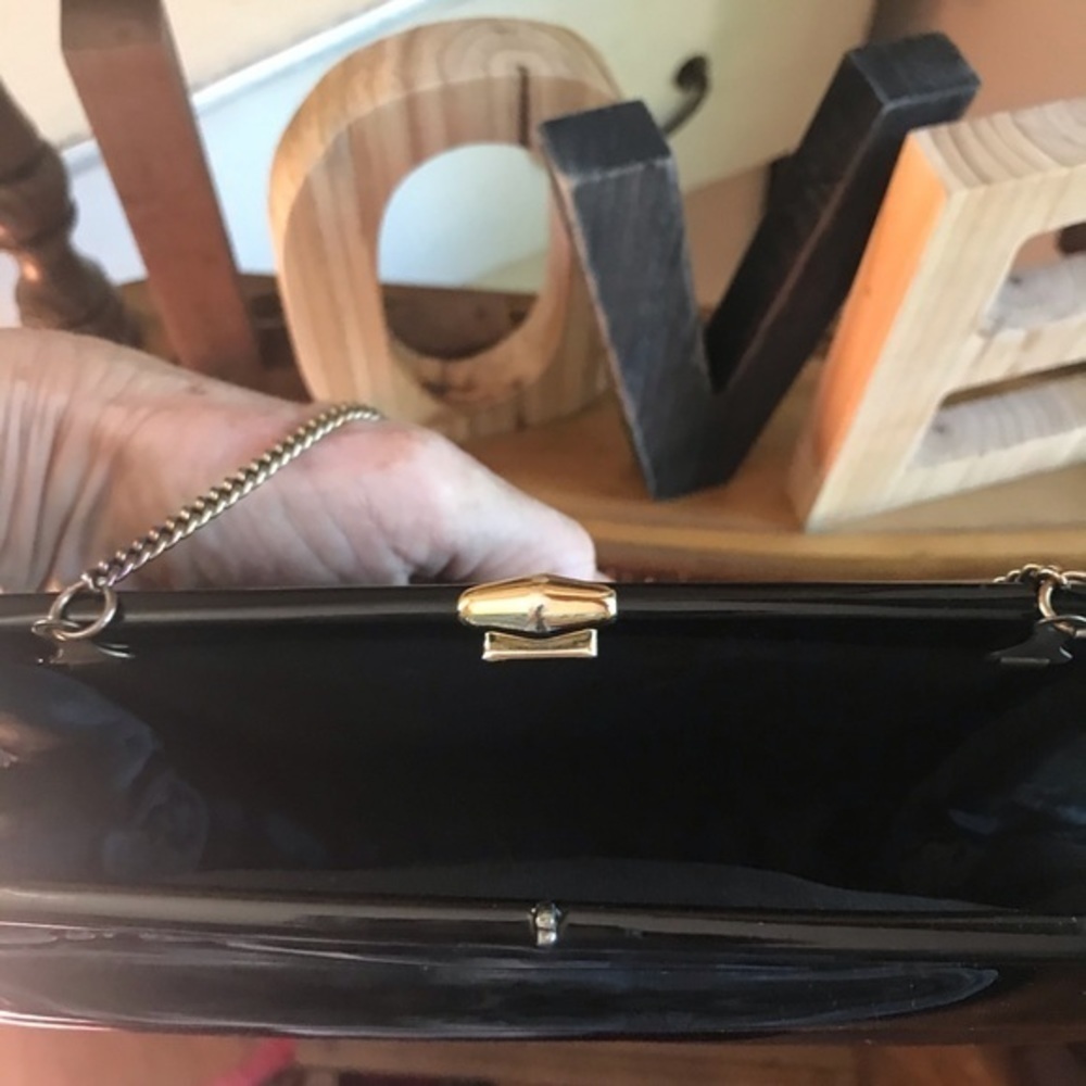 1960’s Vintage Black Patent Kiss Snap Closure Purse - Picture 6 of 6